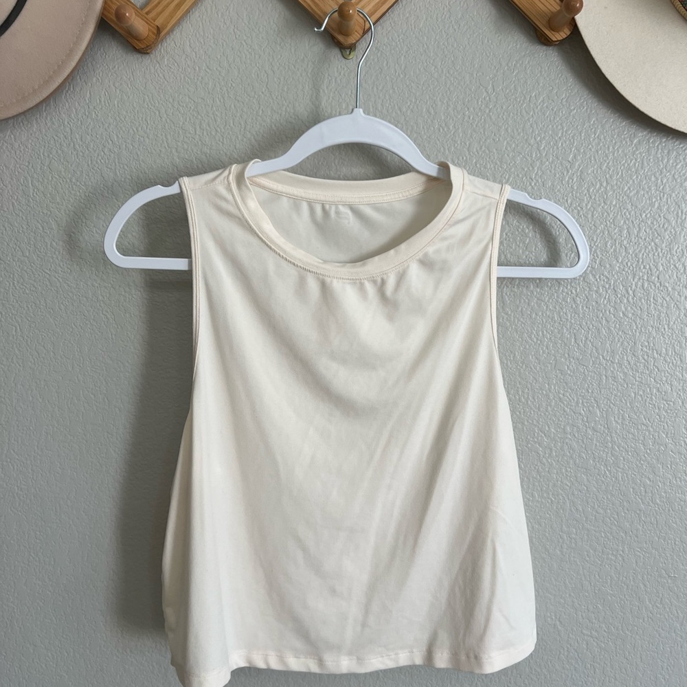 Fabletics Cream Sleeveless Tank Top